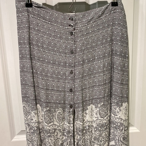 Express Maxi Skirt Button Front Slit EUC - Picture 5 of 11